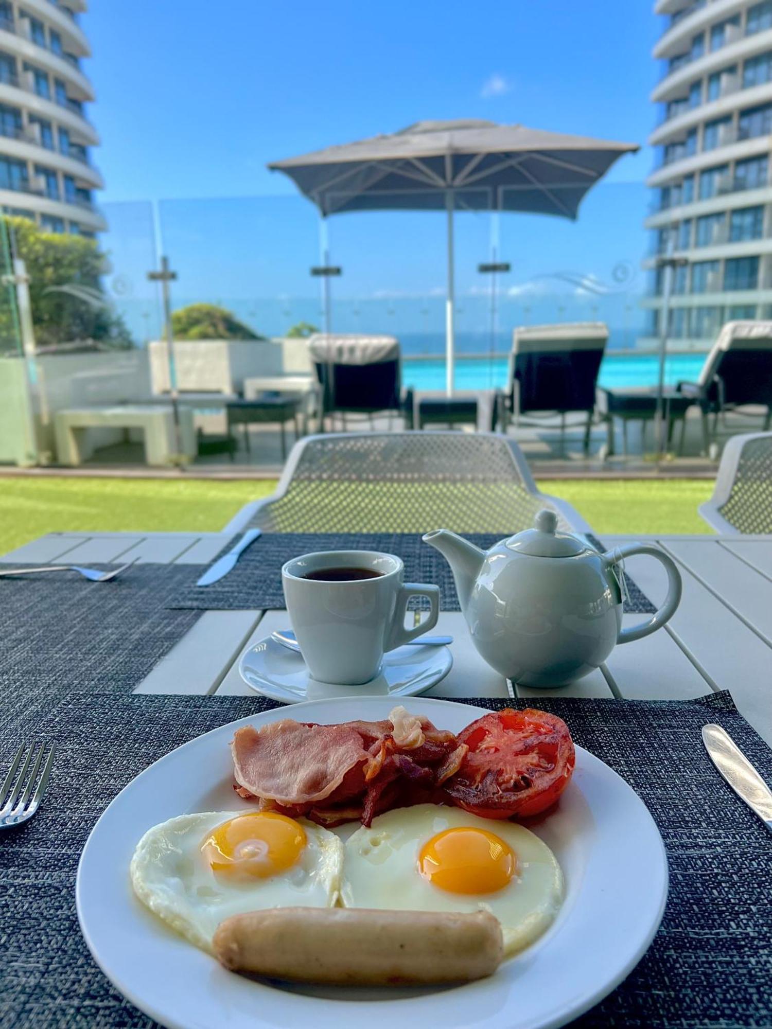 דורבן The Capital Pearls Hotel מראה חיצוני תמונה Breakfast at the pool