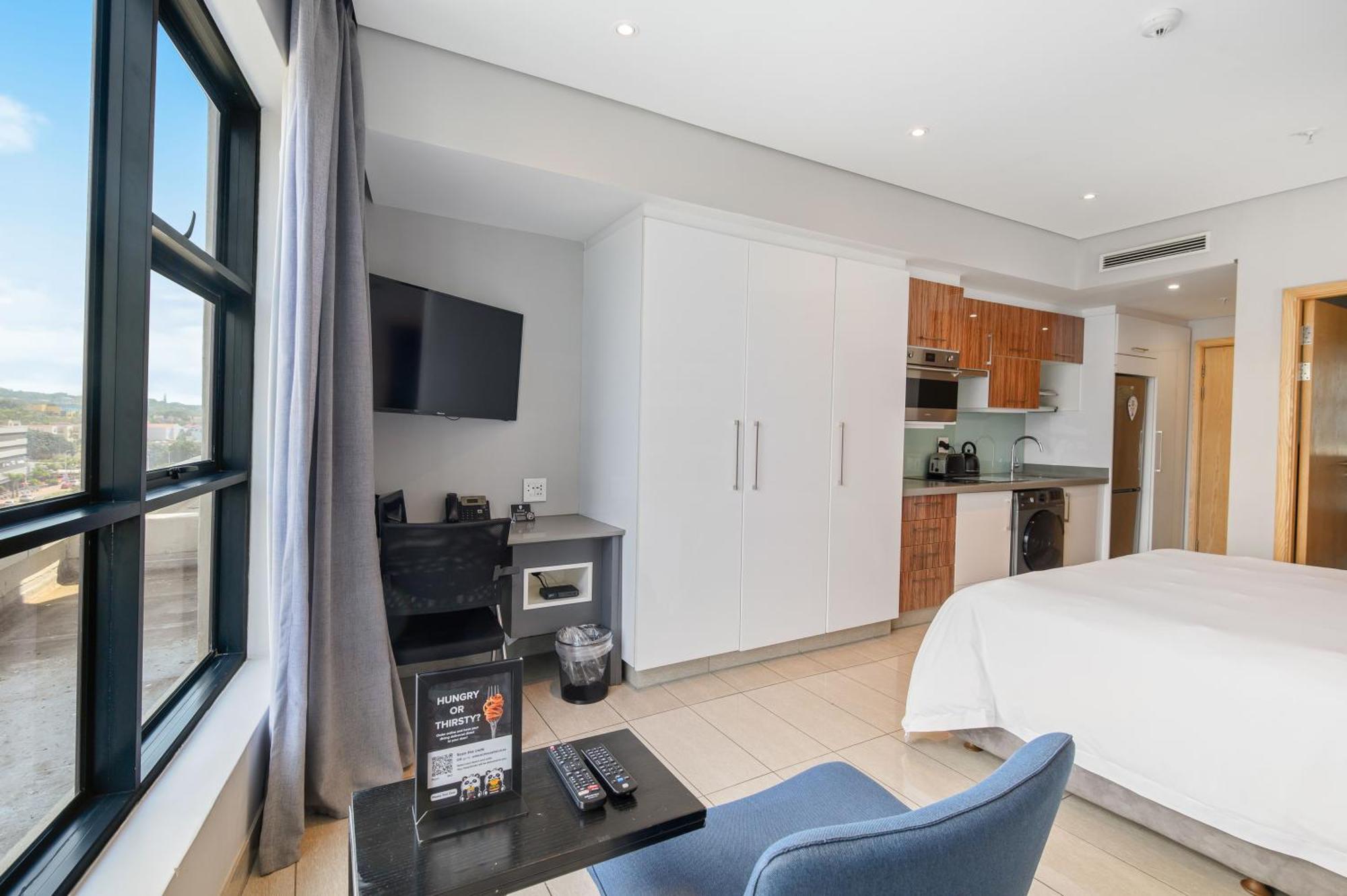 דורבן The Capital Pearls Hotel מראה חיצוני תמונה A studio apartment in Cape Town, South Africa