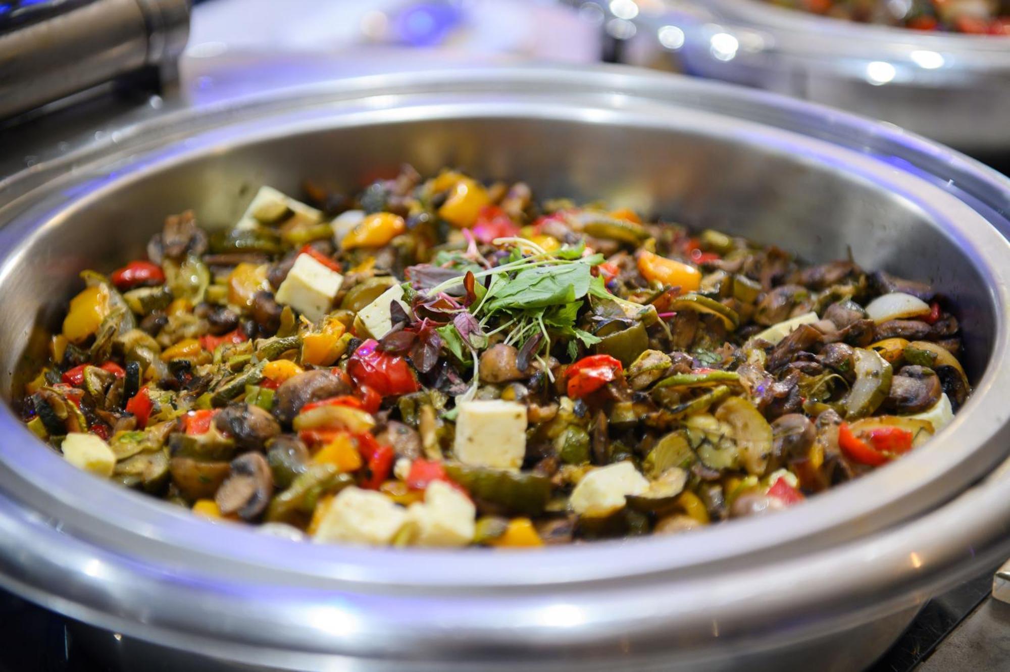 דורבן The Capital Pearls Hotel מראה חיצוני תמונה A vegetarian dish